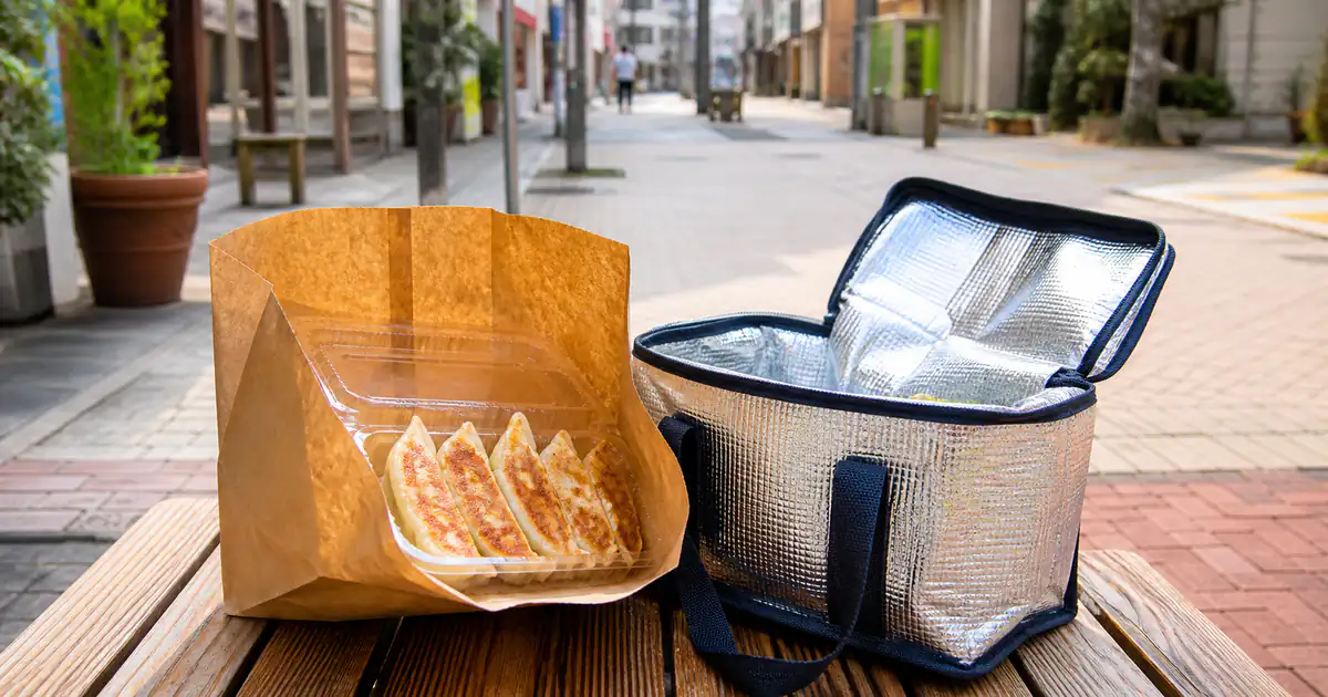 ホワイト餃子 柏店のテイクアウト完全攻略！生・冷凍餃子の販売時間・混雑回避・売り切れ対策まとめをイメージしたアイキャッチ